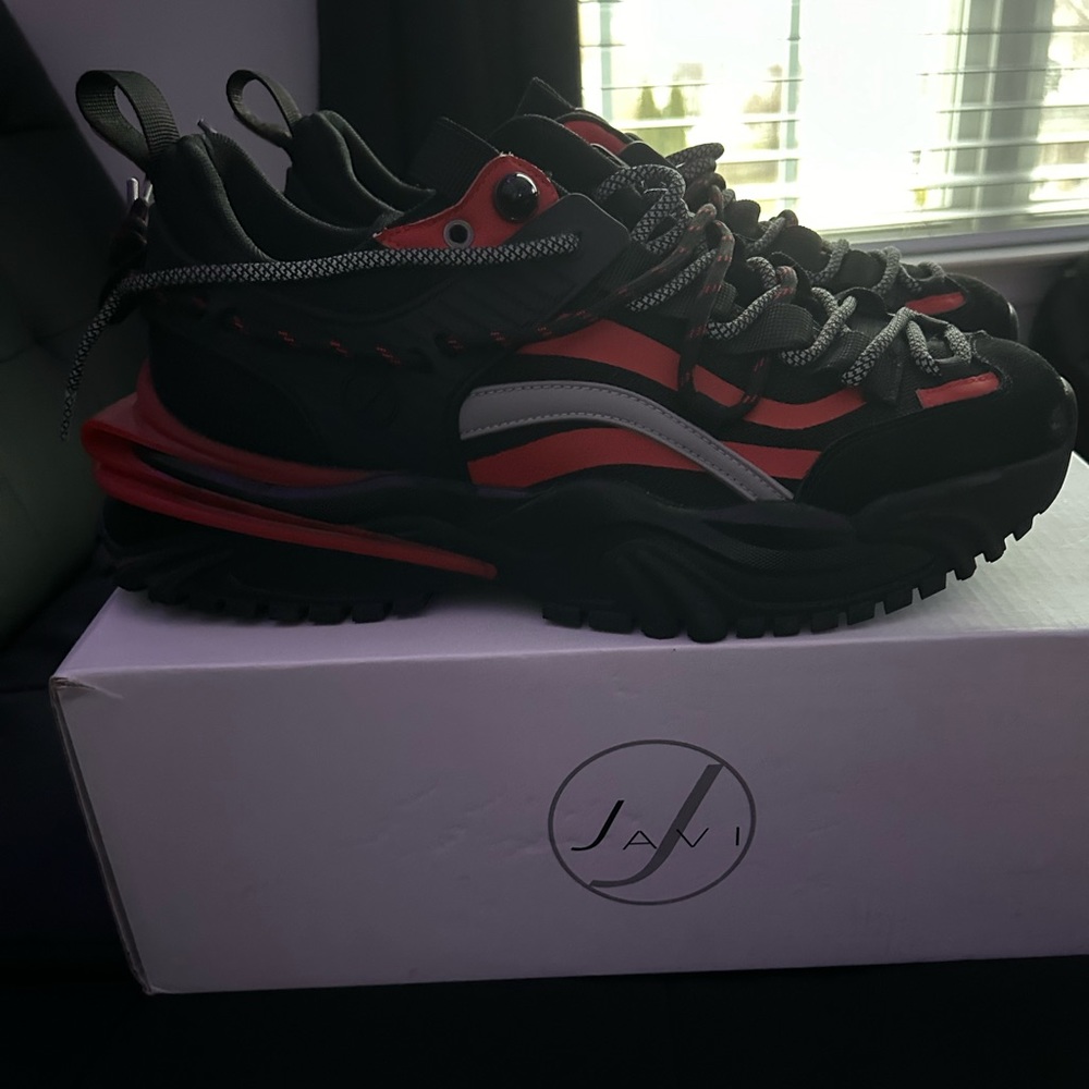 Javi sneakers
